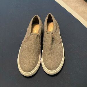 Clark’s slip on grey felt shoe, size 6.5M